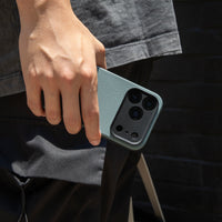 iPhone 17 Pro / Slate Green